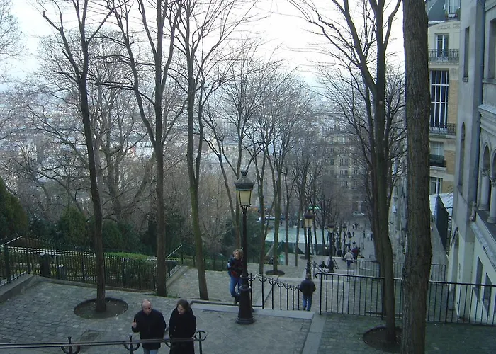 Duplex De Charme Au Coeur De Montmartre